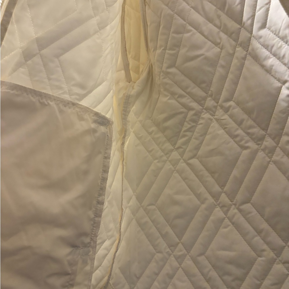 Quilted White Jacket - Picture 8 of 10